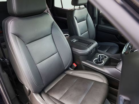 Used 2023 Chevrolet Tahoe Z71 w/ Z71 Off-Road Package AWD/4WD image 36