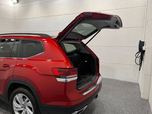 Used 2023 Volkswagen Atlas SE w/ Panoramic Sunroof Package FWD image 25