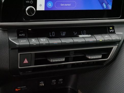 Certified 2025 Toyota Camry SE FWD image 22