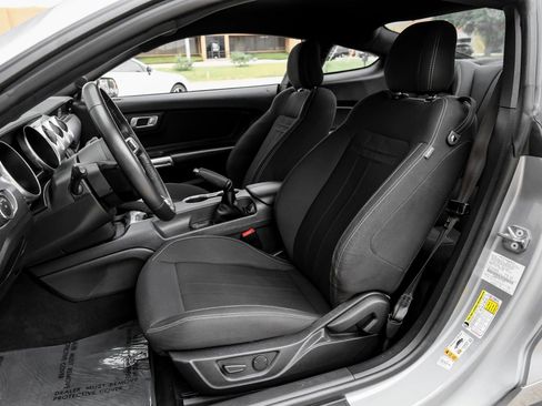 Used 2022 Ford Mustang GT RWD image 37