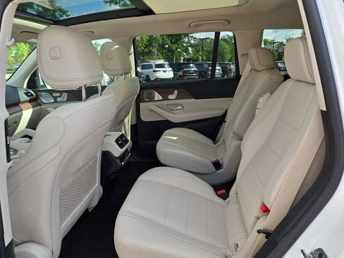 New 2026 Mercedes-Benz GLS 450 4MATIC image 30