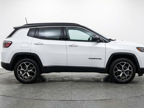 Used 2025 Jeep Compass Limited AWD/4WD image 8