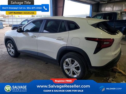 Used 2024 Chevrolet Trax LS w/ Driver Confidence Package image 3