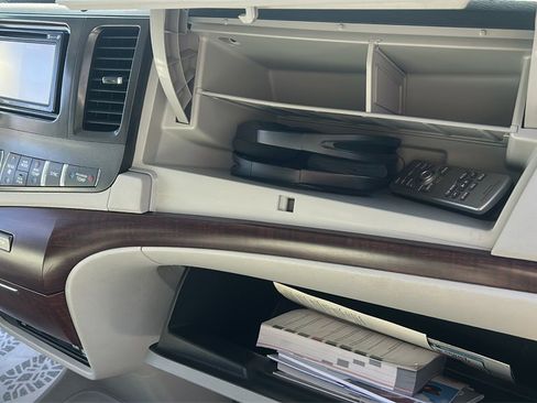 Used 2012 Toyota Sienna XLE w/ Entertainment Pkg image 29