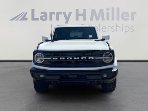 Used 2025 Ford Bronco Outer Banks AWD/4WD image 8