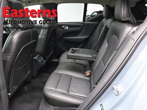 Used 2021 Volvo XC40 T4 Inscription FWD image 21