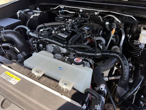 Used 2024 Toyota Tacoma TRD Off-Road image 34