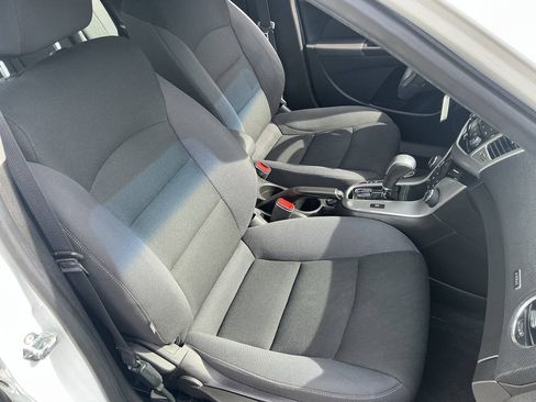 Used 2016 Chevrolet Cruze LT FWD image 23