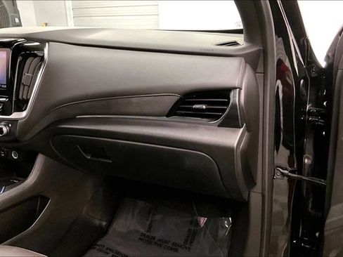 Used 2023 Chevrolet Traverse High Country FWD image 19