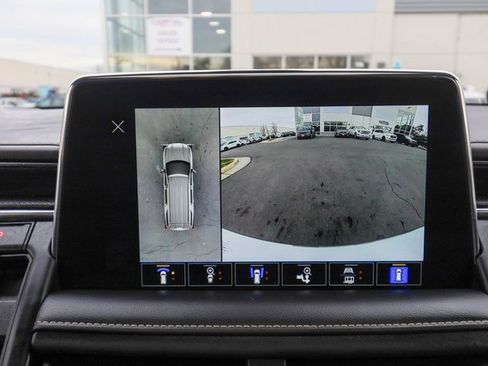 Used 2022 GMC Yukon SLT w/ SLT Premium Package image 7