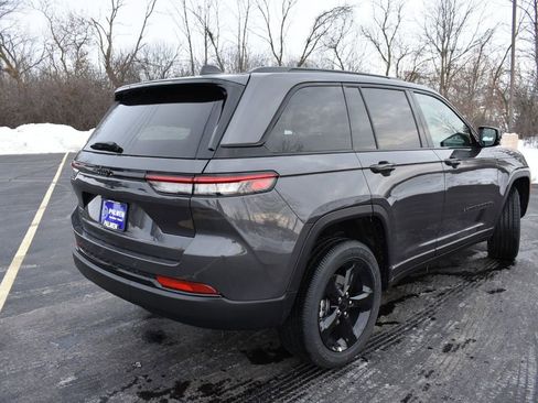 New 2025 Jeep Grand Cherokee Altitude AWD/4WD image 4