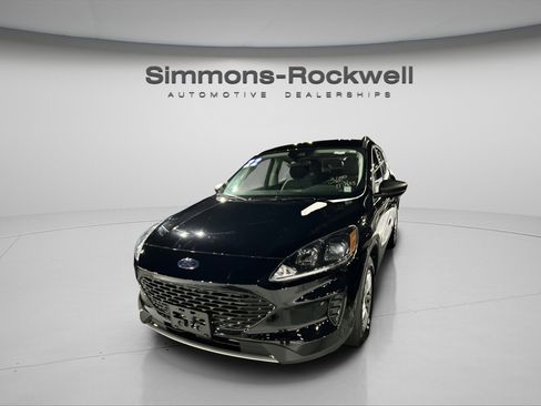 Used 2022 Ford Escape S image 3