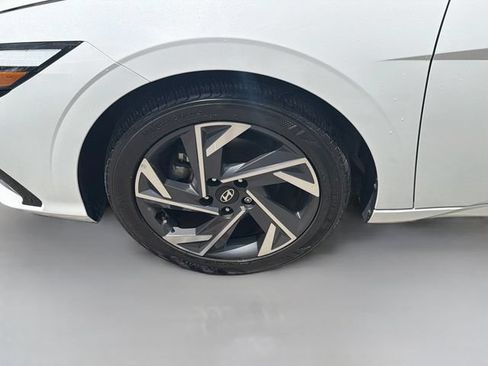 Used 2024 Hyundai Elantra SEL w/ Convenience Package FWD image 30
