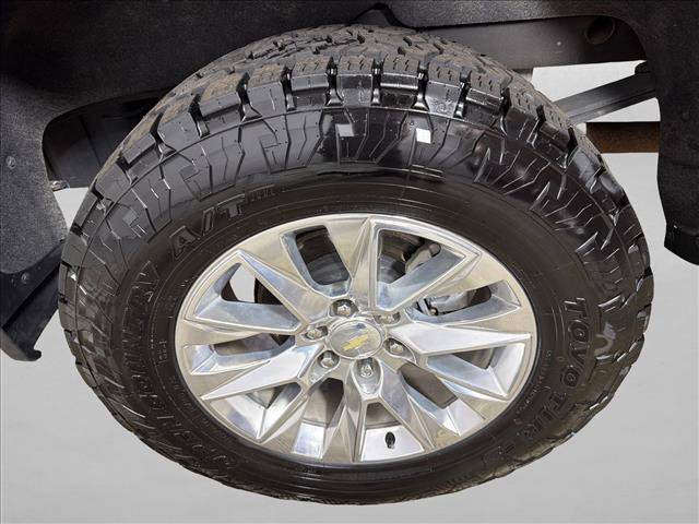 Used 2019 Chevrolet Silverado 1500 LTZ w/ LTZ Convenience Package AWD/4WD image 19
