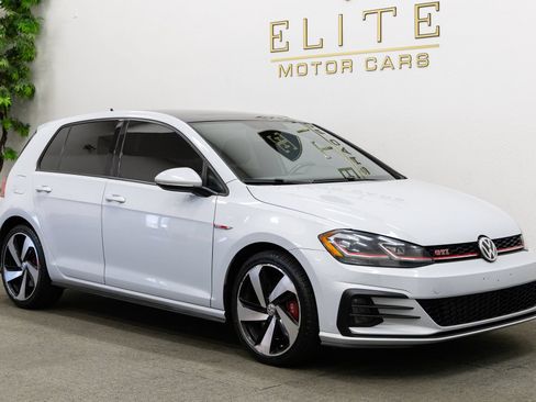 Used 2019 Volkswagen GTI SE w/ SE Experience Package FWD image 9