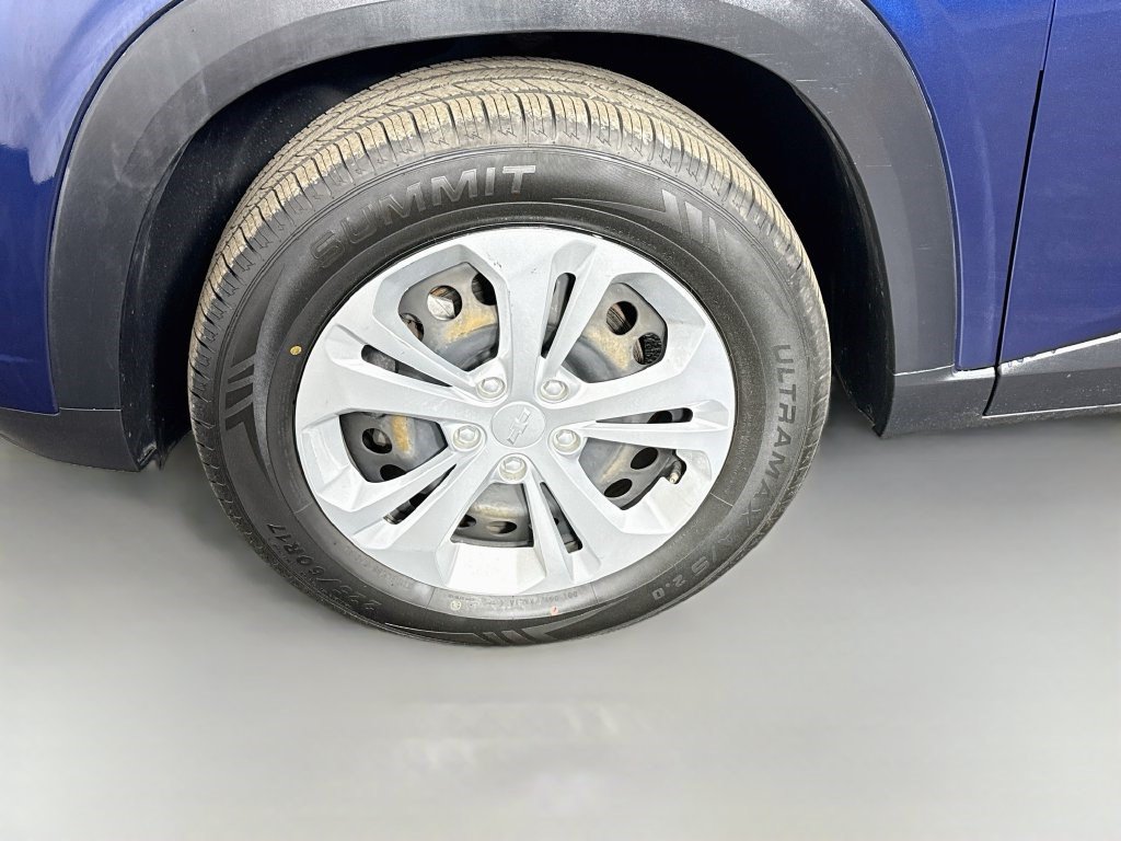 Used 2024 Chevrolet Trax LS w/ Driver Confidence Package FWD image 35