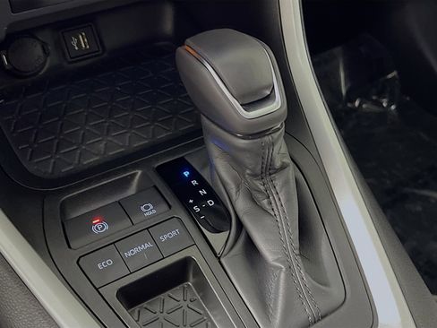 Used 2024 Toyota RAV4 XLE Premium image 24