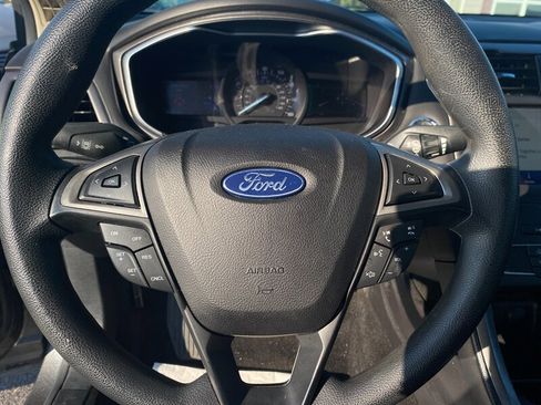 Used 2020 Ford Fusion SE image 28