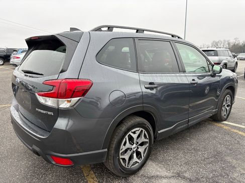 Used 2024 Subaru Forester Premium image 3