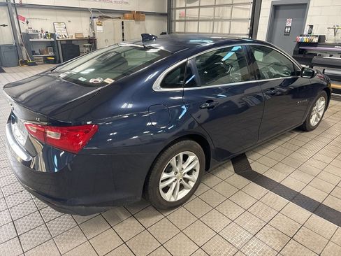 Used 2017 Chevrolet Malibu LT w/ LPO, Convenience Package 2 image 7