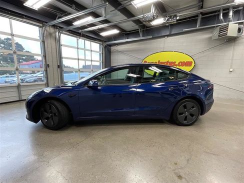 Used 2023 Tesla Model 3 Standard Range RWD image 2