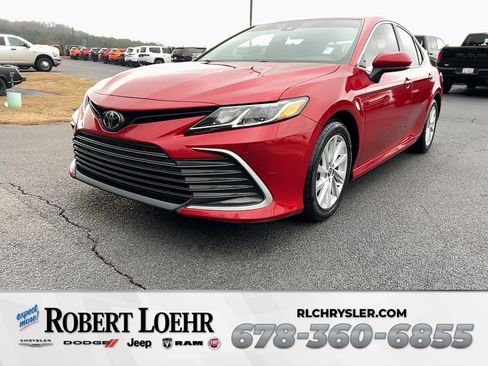 Used 2023 Toyota Camry LE image 1