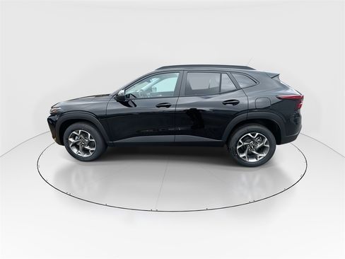 New 2026 Chevrolet Trax LT w/ Sunroof Package image 5