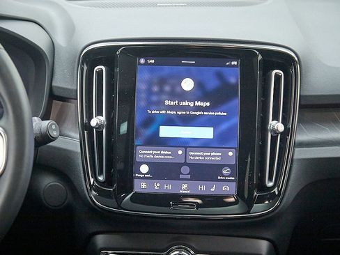 Certified 2023 Volvo XC40 Recharge Ultimate image 27