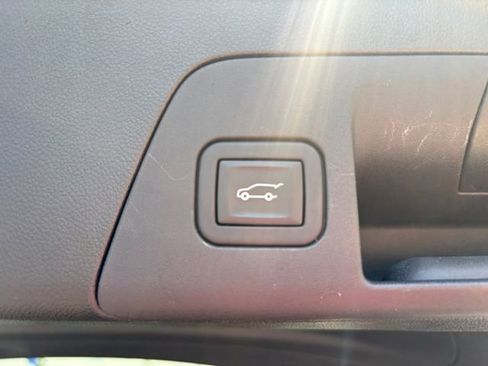 Used 2023 Buick Envision Essence w/ Sport Touring Package AWD/4WD image 17