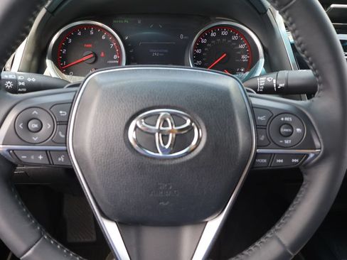 Certified 2018 Toyota Camry XSE FWD image 17