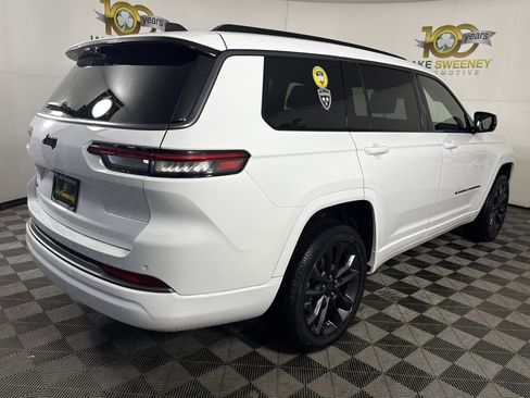New 2026 Jeep Grand Cherokee L Limited AWD/4WD image 10