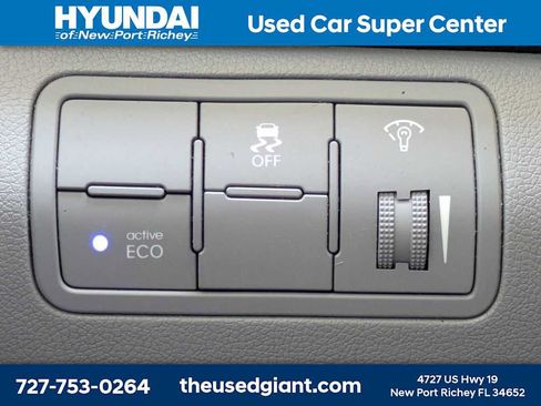 Used 2013 Hyundai Accent GLS w/ Premium Pkg FWD image 22