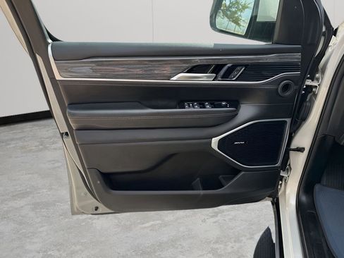 Used 2022 Jeep Wagoneer Series II image 25