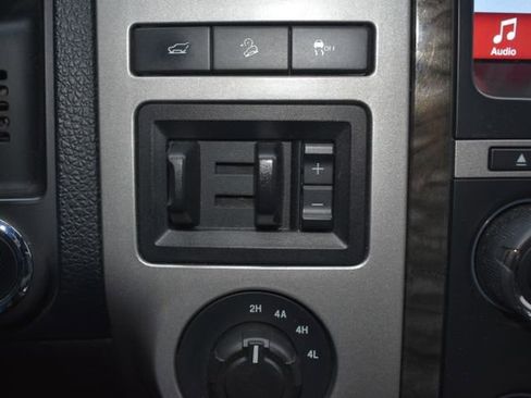 Used 2016 Ford Expedition Limited image 27