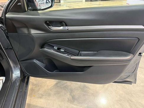 Used 2024 Nissan Altima 2.5 SR w/ SR Premium Package image 60