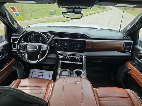 Used 2025 GMC Sierra 3500 Denali Ultimate AWD/4WD image 25