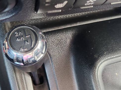 Used 2017 Jeep Wrangler Unlimited Sahara AWD/4WD image 14