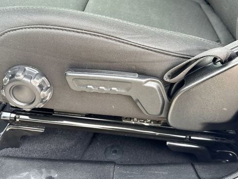 Certified 2021 Jeep Gladiator Willys image 14