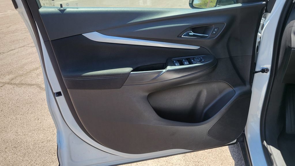 Used 2023 Chevrolet Bolt EUV LT FWD image 25