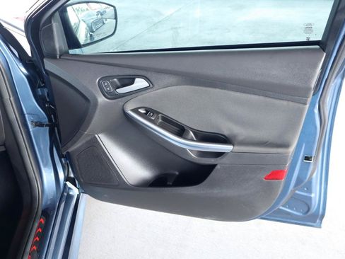 Used 2018 Ford Focus ST FWD image 37