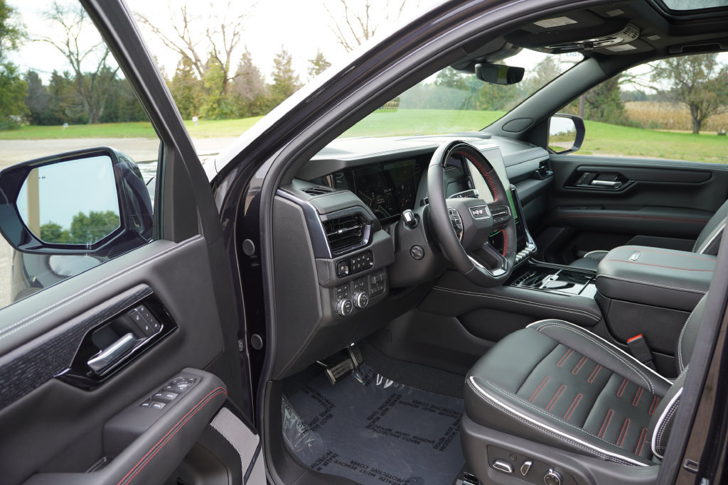 Used 2026 GMC Yukon AT4 Ultimate AWD/4WD image 15