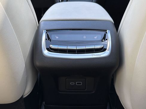 Used 2024 Cadillac XT6 Sport w/ Technology Package AWD/4WD image 45
