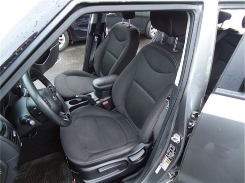 Used 2016 Kia Soul image 12
