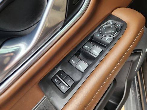 Used 2021 Chevrolet Tahoe High Country image 25