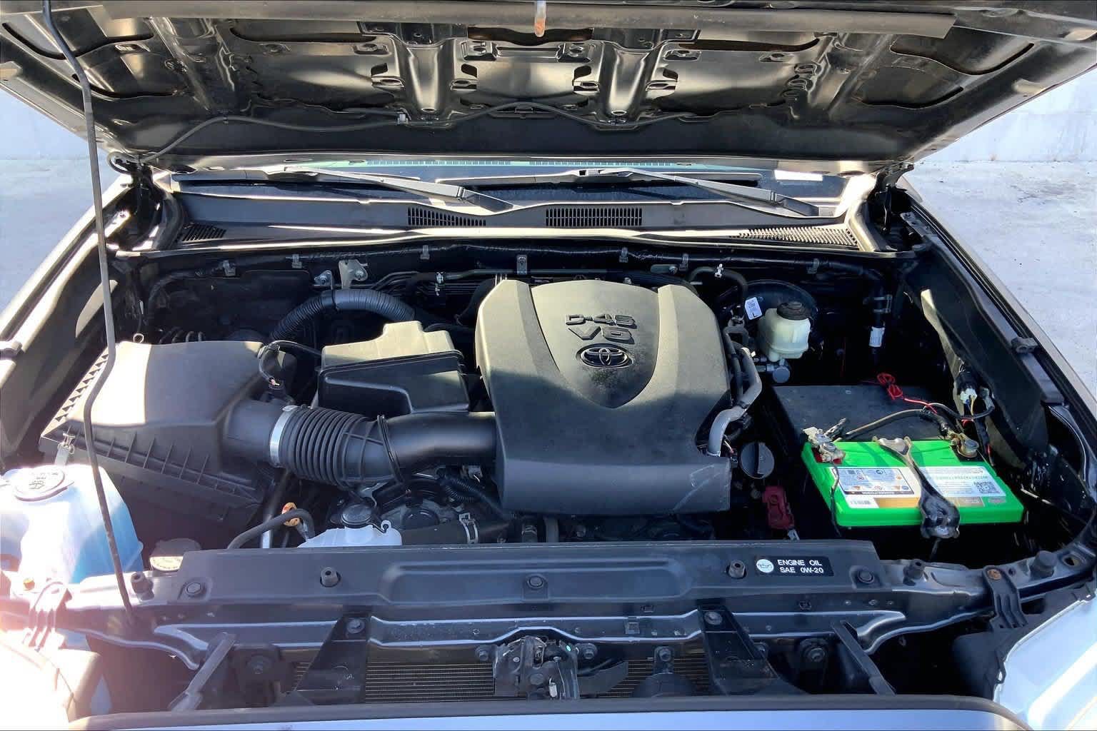 Used 2017 Toyota Tacoma SR w/ Tow Package AWD/4WD image 9
