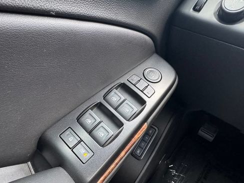 Used 2018 Chevrolet Suburban Premier AWD/4WD image 36