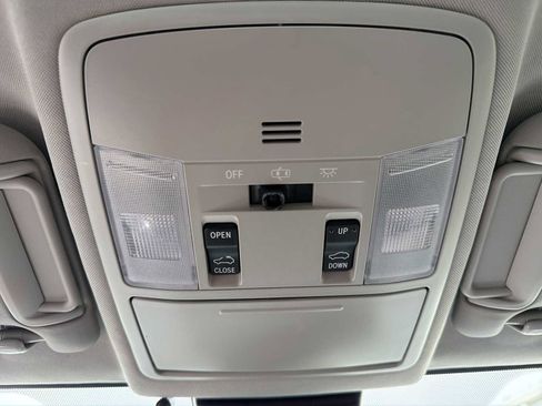 Used 2018 Toyota RAV4 Limited image 15