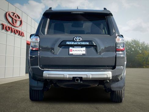 Certified 2024 Toyota 4Runner TRD Off-Road Premium image 4