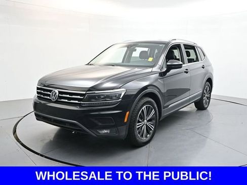 Used 2018 Volkswagen Tiguan SEL Premium FWD image 3