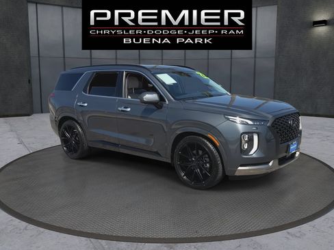 Used 2022 Hyundai Palisade Calligraphy w/ Winter Package FWD image 3